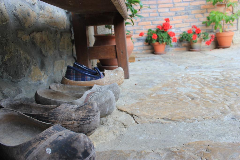 El Colladin Guest House Llerices Phòng bức ảnh