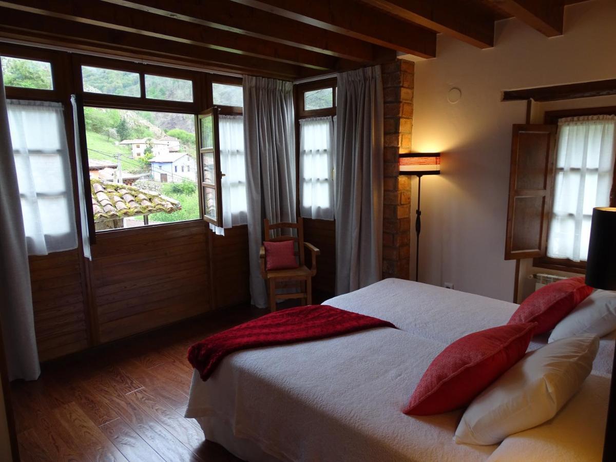 El Colladin Guest House Llerices Ngoại thất bức ảnh