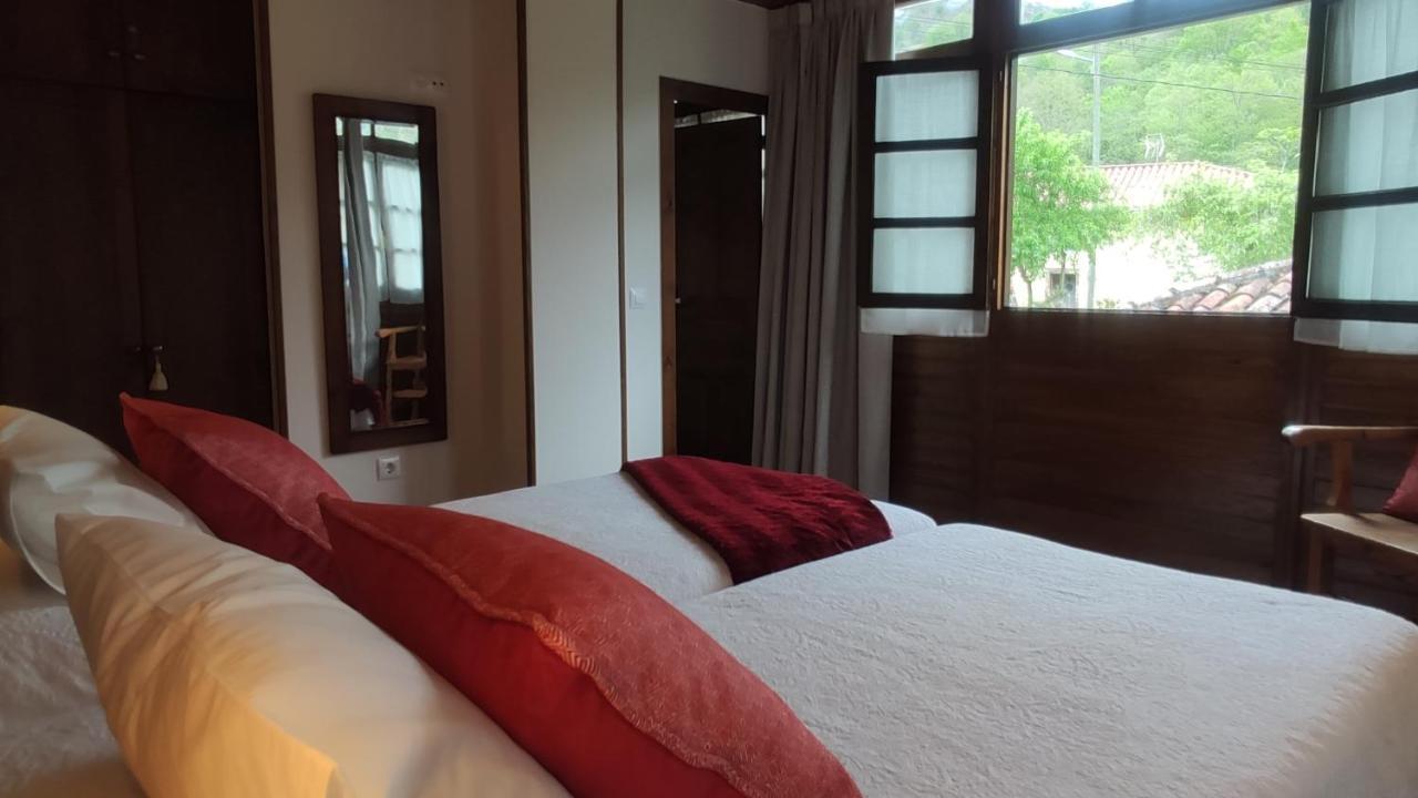 El Colladin Guest House Llerices Ngoại thất bức ảnh