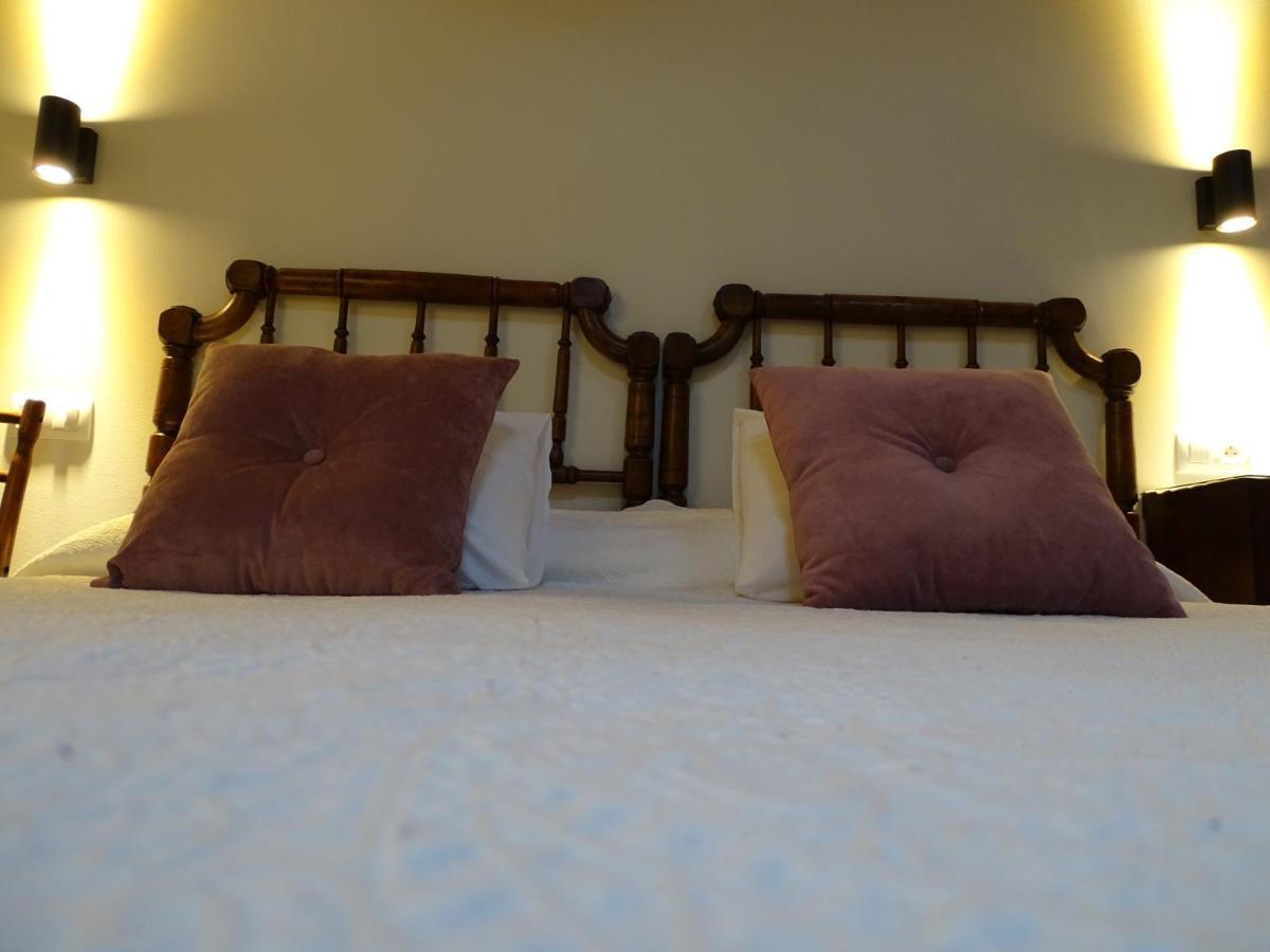 El Colladin Guest House Llerices Ngoại thất bức ảnh