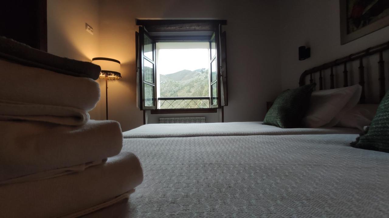El Colladin Guest House Llerices Ngoại thất bức ảnh