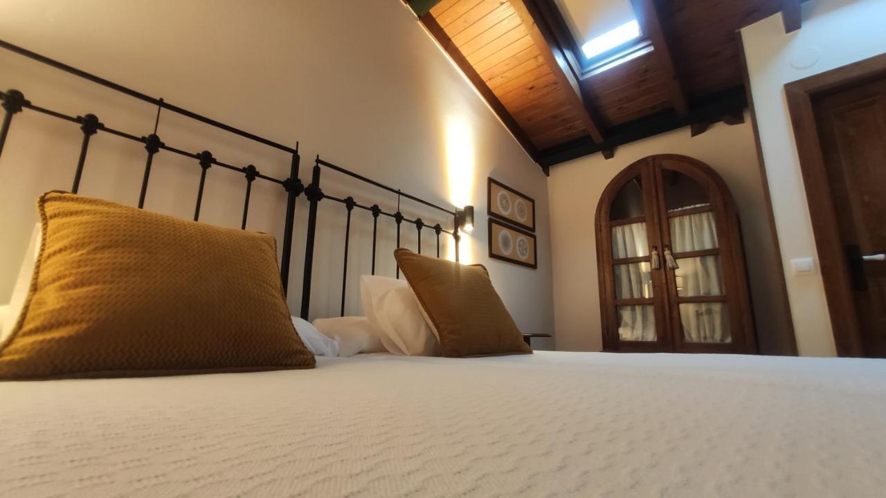 El Colladin Guest House Llerices Ngoại thất bức ảnh