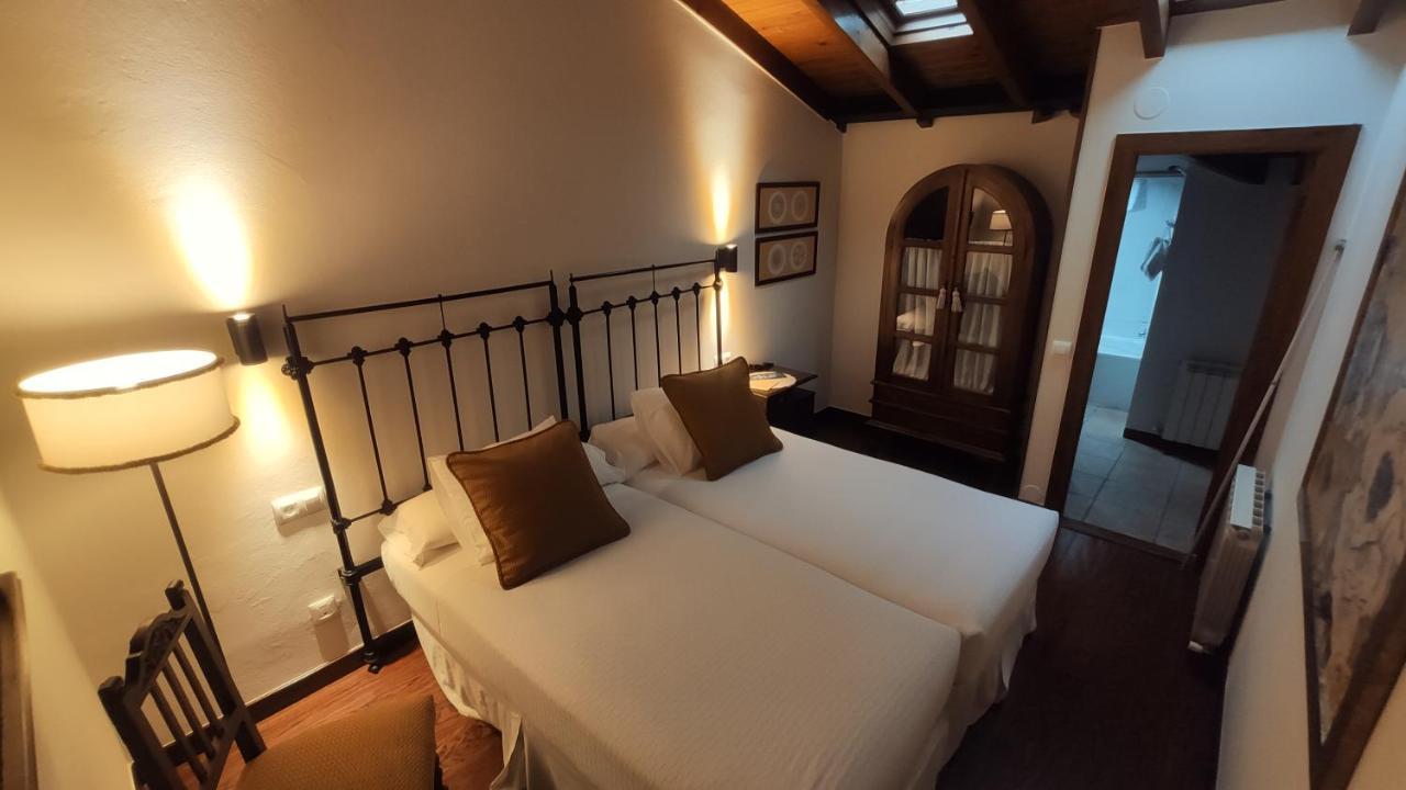 El Colladin Guest House Llerices Ngoại thất bức ảnh