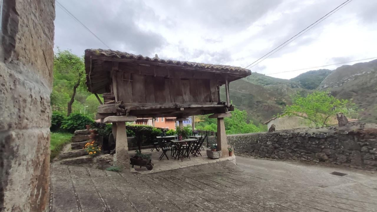 El Colladin Guest House Llerices Ngoại thất bức ảnh